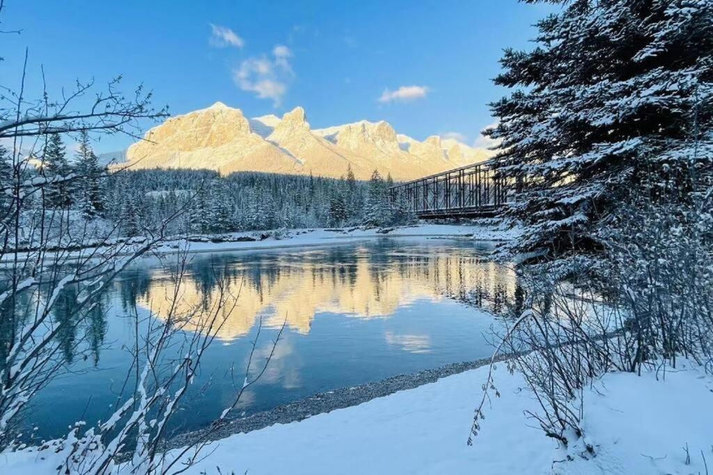 #202 Cozy Mountain View 2 Bedrooms In Dt Canmore Exterior photo